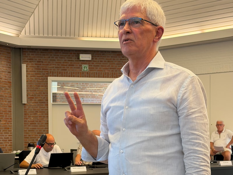 Verzekeringsmakelaar Raf Janssens (66) legt eed af als nieuwe schepen in Oud-Turnhout
