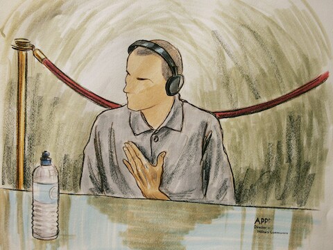 Een schets van Ali Hamza al-Bahlul voor een militaire rechtbank op Guantanamo.