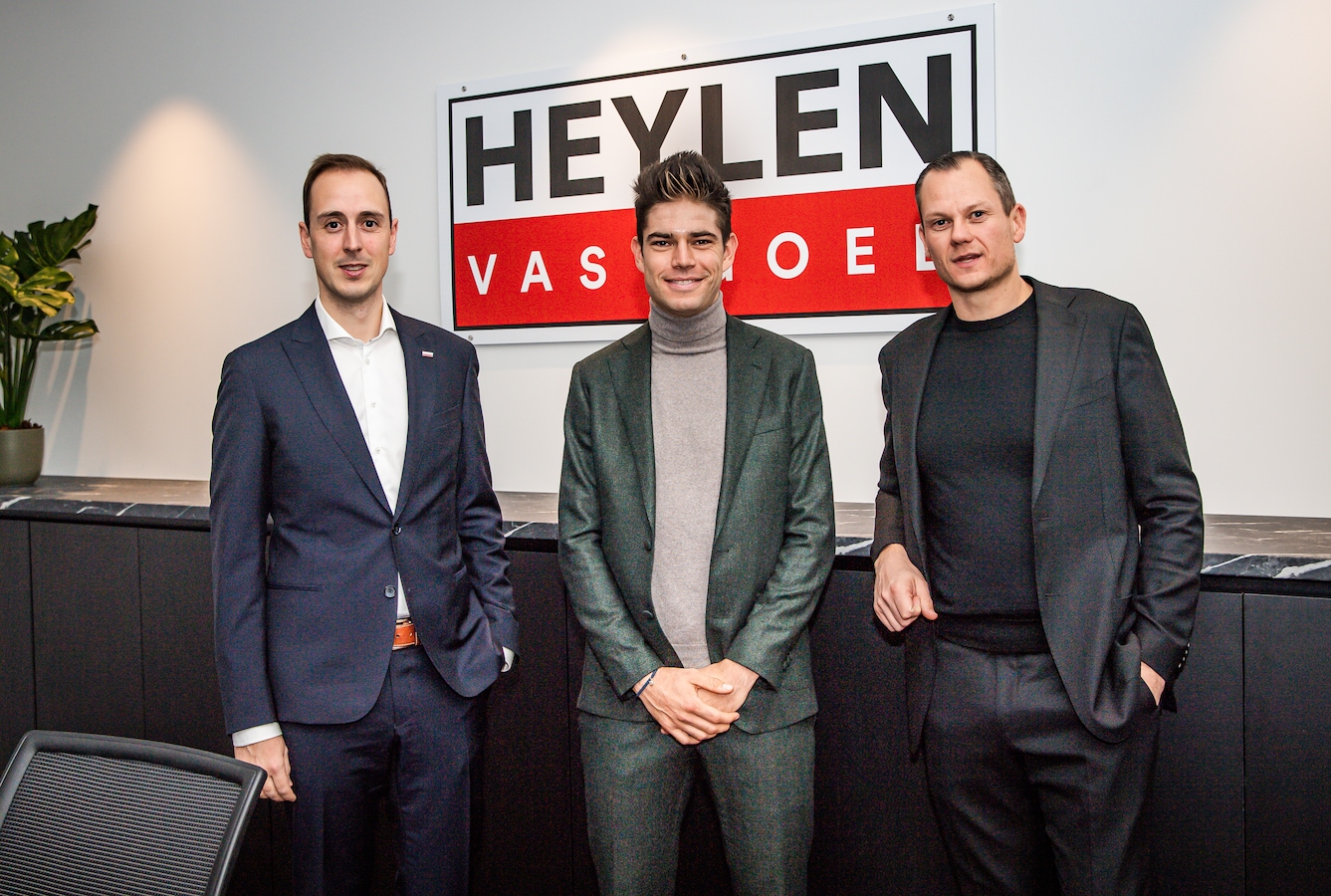 Van alle markten thuis, maar steeds exclusief: dit is het  zakenimperium-<a href='/renners/wout-van-aert'>Wout van Aert</a> | Foto | hln.be