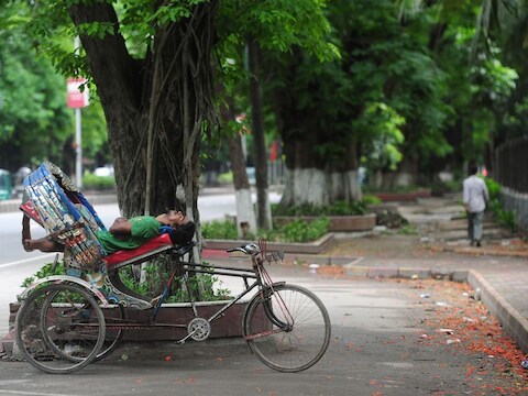 Het openbare leven in Dhaka ligt stil.