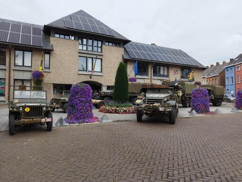 Halle herdenkt zaterdag bevrijding met bloemenhulde en legervoertuigen