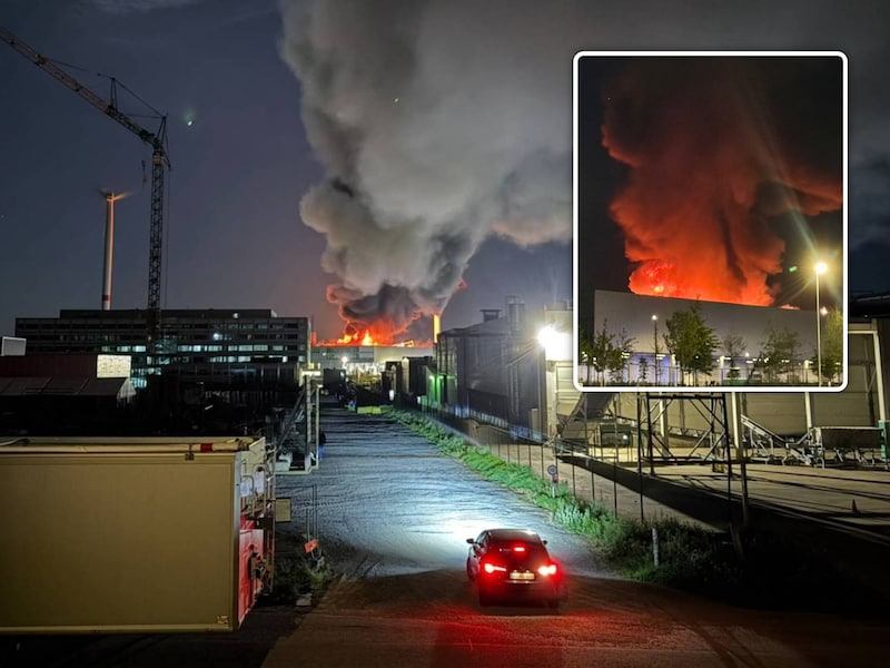 De grote rookwolk en de vlammen zijn van veraf te zien.