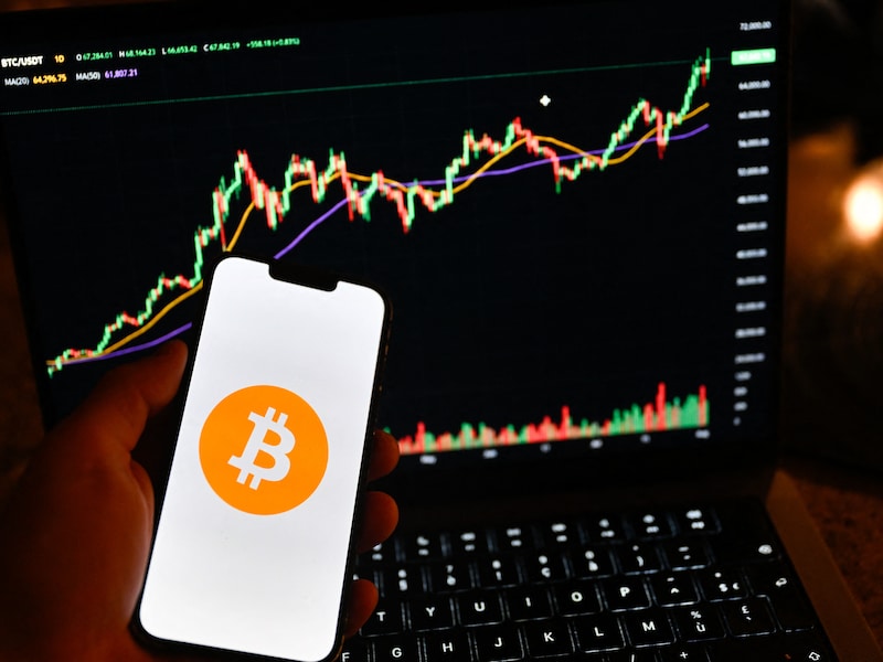 Bitcoin voor het eerst in ruim twee maanden meer dan 70.000 dollar waard