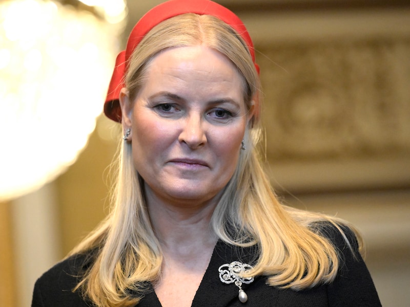 Noorse koningin Mette-Marit (53) heeft ziekenhuis verlaten na complicaties door haar longtransplantatie