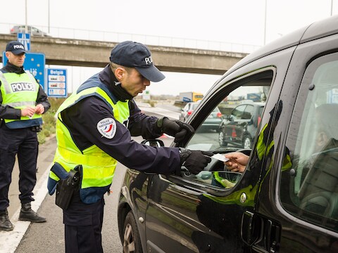 Politiecontroles aan de Frans-Belgische grens na de aanslagen in Parijs.