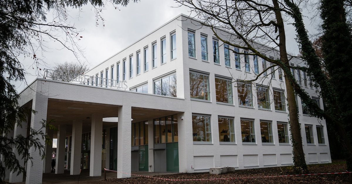 Brecht Borrelt met feestelijke opening van ‘t Gemeentehuis | Brecht ...