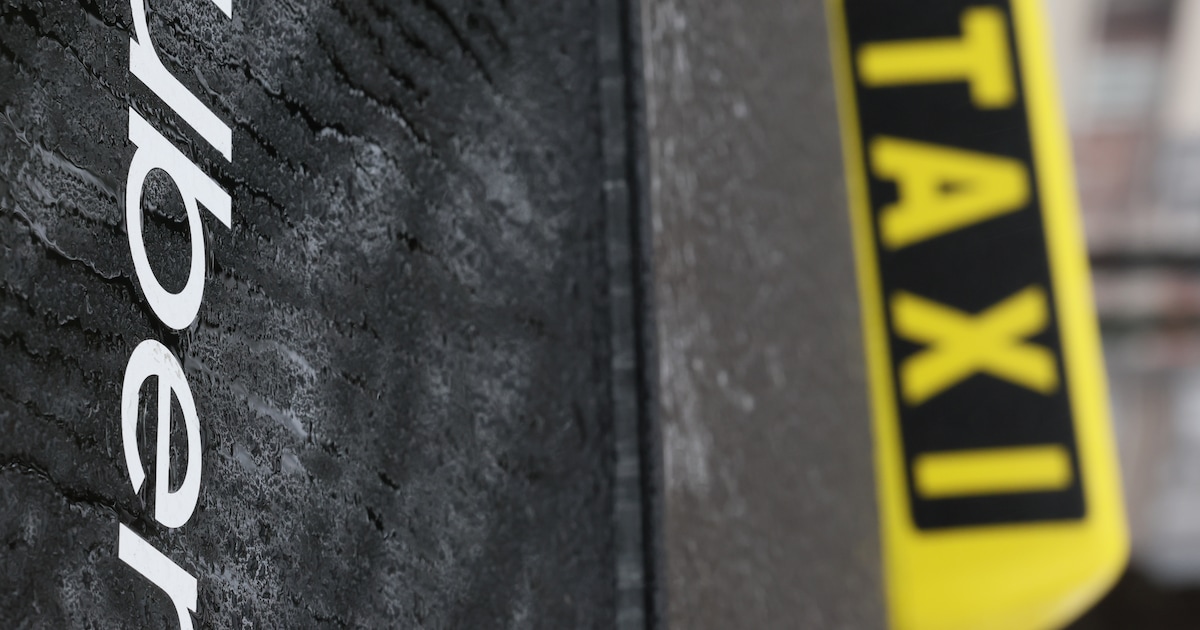 Verkeerscontrole in Hasselt: taxichauffeurs en 17-jarige bestuurder beboet