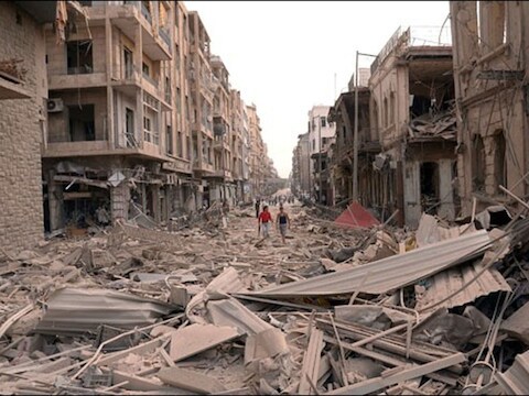 Het zwaar getroffen Aleppo, in het centrum van de stad.