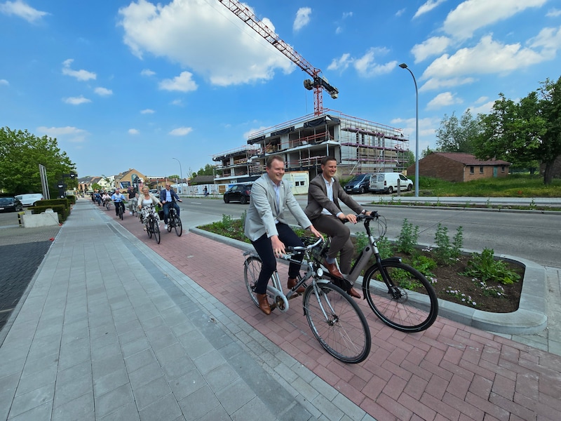 De Lostraat werd in mei nog maar feestelijk ingefietst.