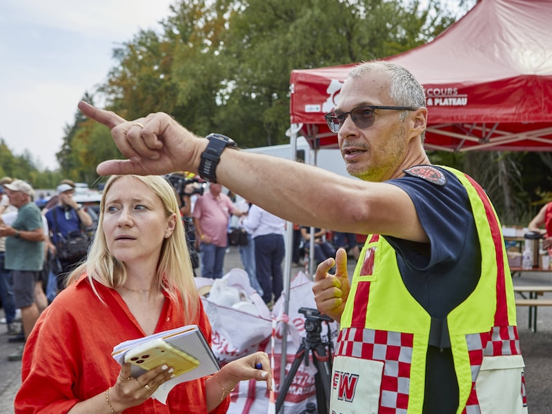 Zonecommandant Francis Cloth in gesprek met onze reporter. “De situatie blijft heel moeilijk”, duidt hij. 