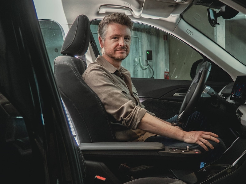 Bart Van den Bergh heeft problemen met zijn elektrische BMW en is al bijna drie maanden aangewezen op vervangwagens.