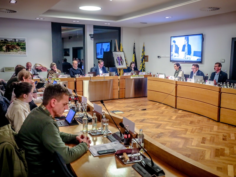 Gemeenteraad bespreekt concessie voor leuren met roomijs op het strand  