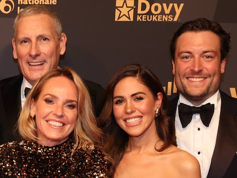 Gert Verhulst samen met partner Ellen, zoon Viktor en schoondochter Sarah Puttemans