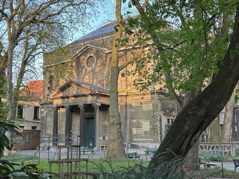 Het Tempelgebouw in de Mutsaardstraat in Antwerpen is een voorloper van het KMSKA. 