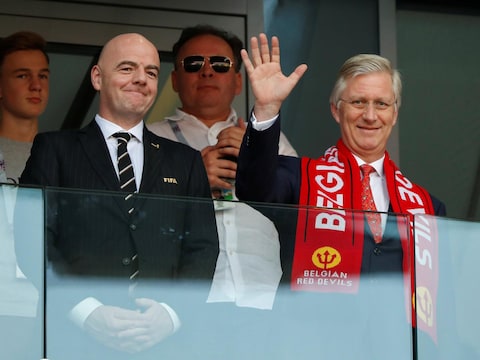 23 juni 2018: FIFA-voorzitter Gianni Infantino en koning Filip kijken samen naar de WK-wedstrijd tussen België en Tunesië.