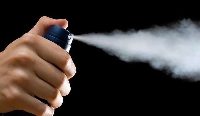 De 'deodorant challenge' is een nieuwe gevaarlijke hype onder tieners | Seks & Liefde | hln.be
