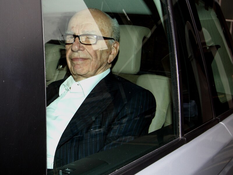 News International verwierf beide domeinnamen van The Sun.