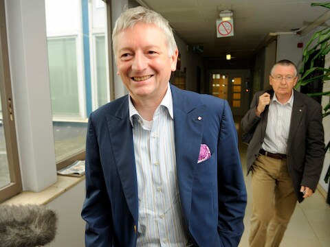 Oud-sp.a-voorzitter Steve Stevaert steunt het voorstel van Hilde Kieboom.