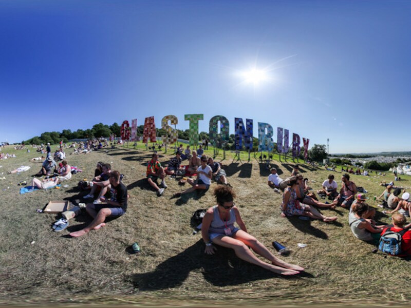 Het Engelse Glastonburyfestival verkoopt 170.000 kaarten binnen 2 uur uit.