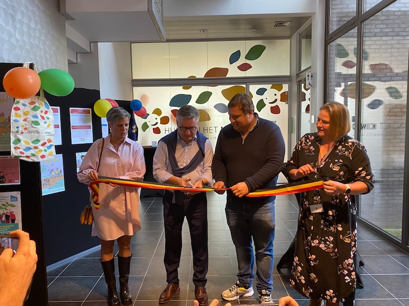 Het Huis van het Kind heeft zaterdag officieel de deuren geopend van de nieuwe locatie in het Sociaal Huis van Puurs-Sint-Amands.