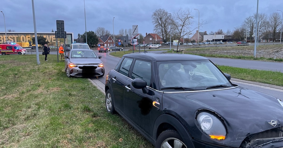 Automobiliste (26) speelt rijbewijs kwijt na kop-staart botsing langs N36 in Rumbeke | Roeselare