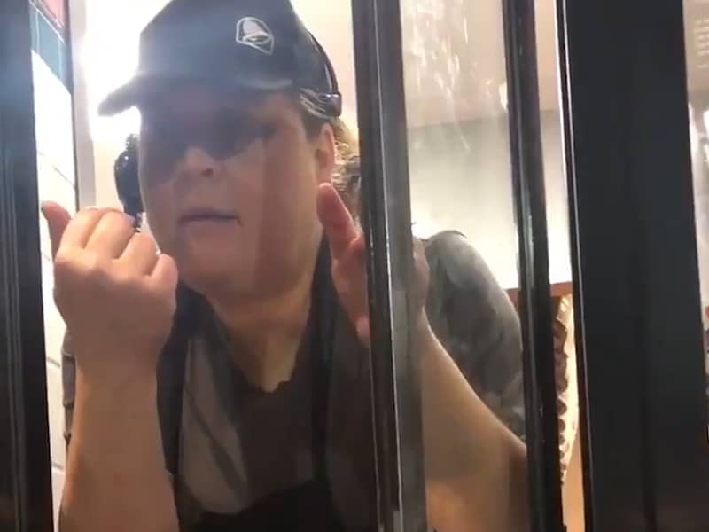 Medewerkster fastfoodrestaurant ontslagen na islamofobe opmerkingen