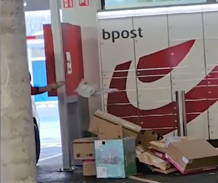 Postbode in Diepenbeek gooit wel héél nonchalant met pakjes: “Gaan ...