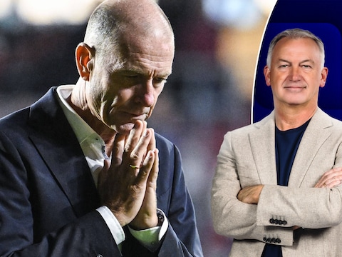 Marc Degryse over Genk-coach Jess Thorup.