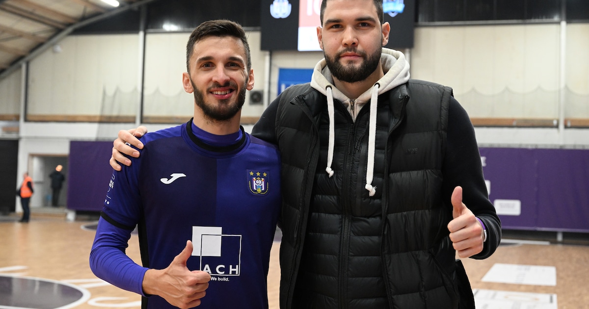 Basketbalspeler Domagoj Proleta (Brussels) en futsaller Franco Jelovcic ...