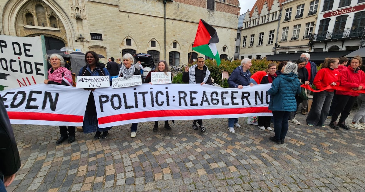 Mechelen for Palestine houdt al 52 weken onafgebroken wake tijdens zaterdagmarkt: “We blijven verder
