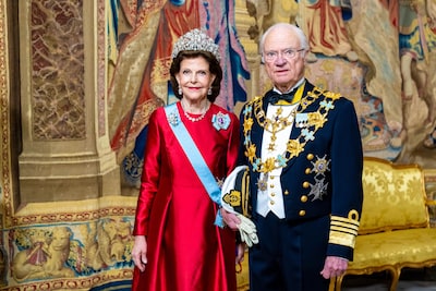 Zweedse versie van ‘The Crown’ op komst, en daar kan koning Carl Gustaf niet om lachen: “Ik vind het verschrikkelijk”