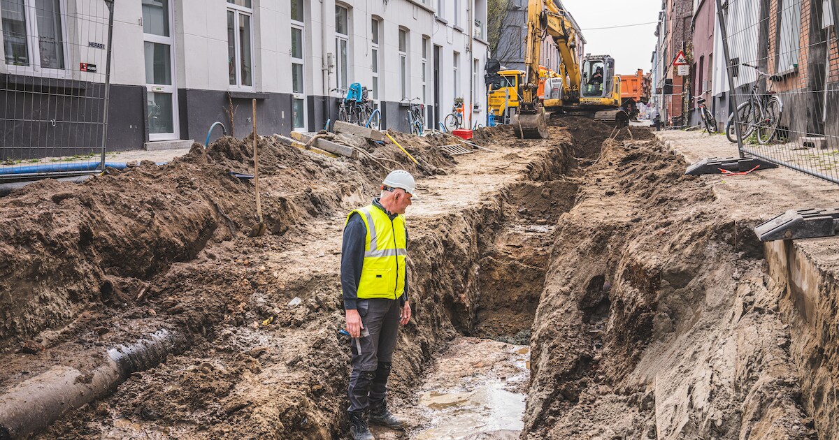 Rioleringswerken in Machariuswijk leggen restanten van Spaans Kasteel ...