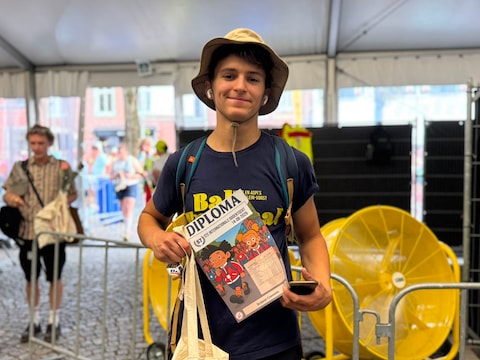 Reinout (15) finisht 100 kilometer lange Dodentocht als jongste ooit