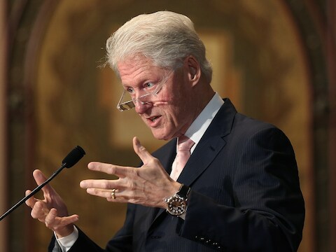 Bill Clinton denkt dat Trump de voorverkiezingen wel eens zou kunnen winnen.