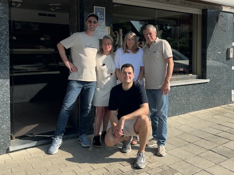 Paul Jaubin (rechts) samen met de drijvende krachten achter Au Flan Breton.