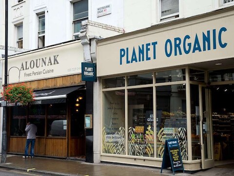 Een Perzisch restaurant in west-Londen, een van de plekken waar zondag een verdachte werd aangehouden.