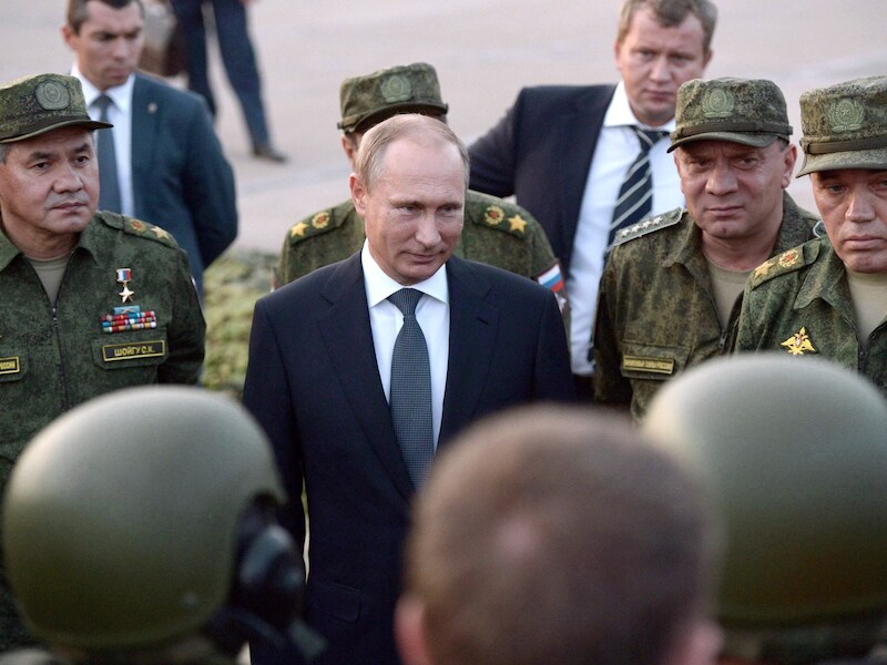 De Russische president Vladimir Poetin bij een militaire oefening in Orenburg afgelopen zaterdag.