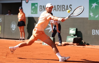 Novak Djokovic geeft opnieuw set prijs - Elena Rybakina sneuvelt al in tweede ronde