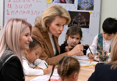 Koningin Mathilde na werkbezoek Armenië: “Prinses Elisabeth is ook zeker geëngageerd”