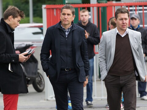 Garrido wordt naar de exit begeleid door Vincent Mannaert.