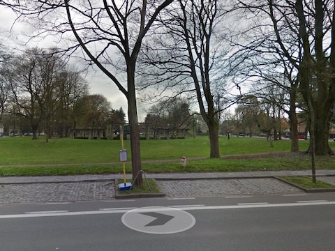Het Paul de Smet de Naeyerpark in Gent, waar donderdagavond een steekincident plaatsvond.