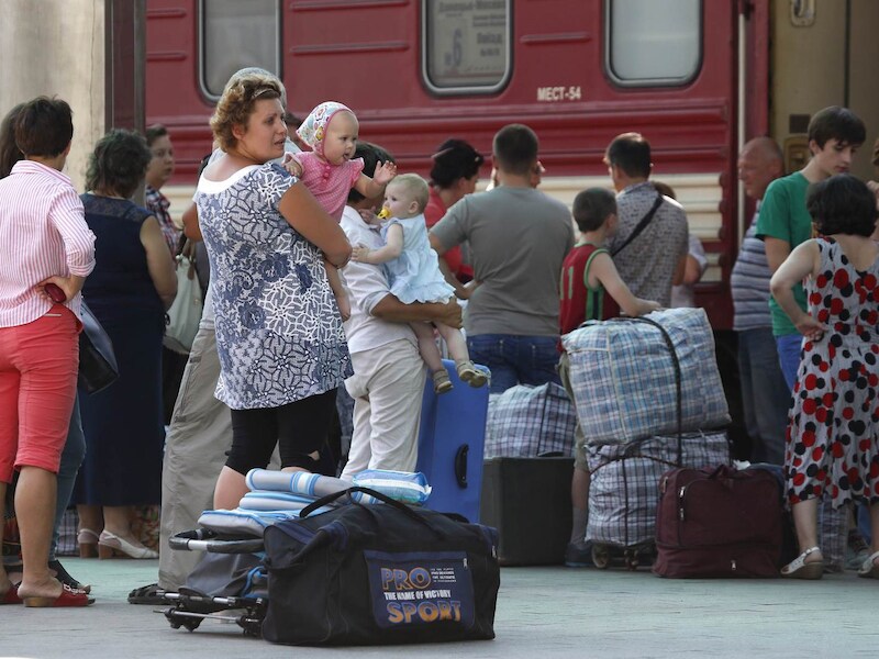 Inwoners van Donetsk ontvluchten de stad, richting Moskou.