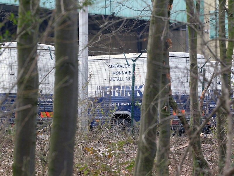 Bij de overval op 18 februari gingen minstens acht gewapende en gemaskerde mannen ervandoor met 121 colli's met voornamelijk diamanten.