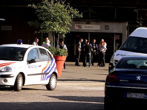 De extremist stak twee agenten neer in Molenbeek.