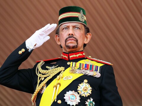 Hassanal Bolkia, de sultan van Brunei (archiefbeeld). Lokale islamitische leiders hebben Kerstmis verboden.