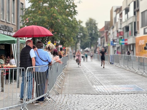 Van snikhete nacht naar natte ochtend: regen zorgt voor verfrissing op Dodentocht