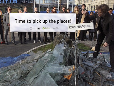 Demonstranten laten van zich horen in Bonn.
