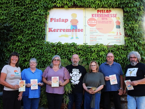 We zien Conny Bogaert (OC Cirkant), Marianne Dumon, Jessica Verhaege, Stefaan Lamsens, Sabine Mortier, Marnick D'Hoop en Kris Coucke.