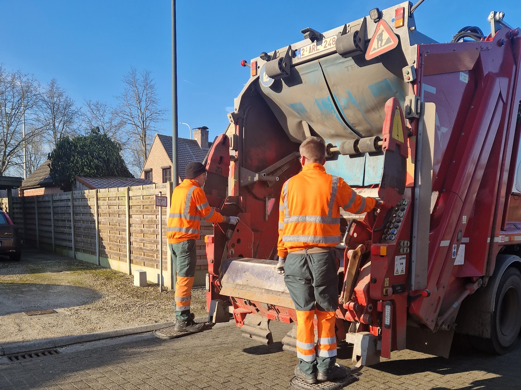 Wekelijkse ophaling afval in Eeklo blijft zeker tot 2028 behouden, systeem van sorteerstraten wordt uitgerold