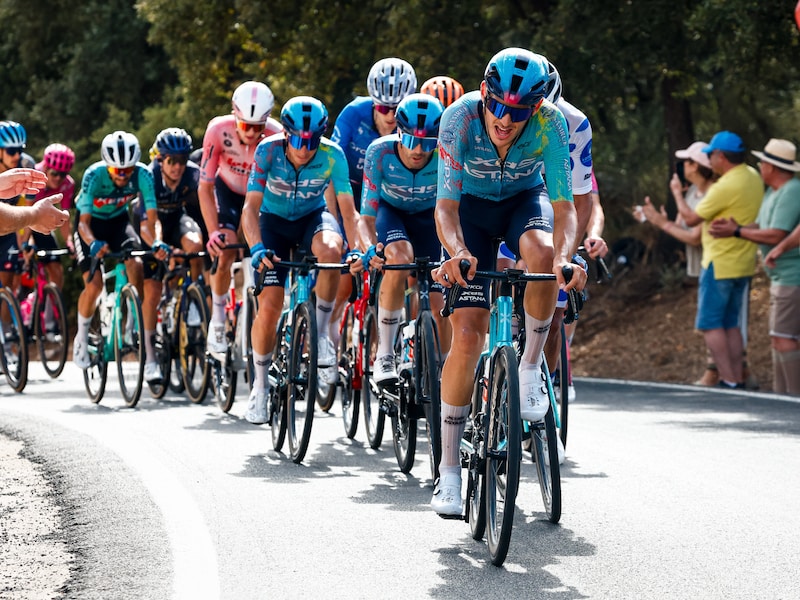 De renners worden gehoord: organisatie van Vuelta kort etappe 15 in tot 110 kilometer vanwege extreme hitte